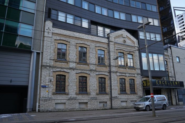 Fassade integriert, Alt triffft Neu