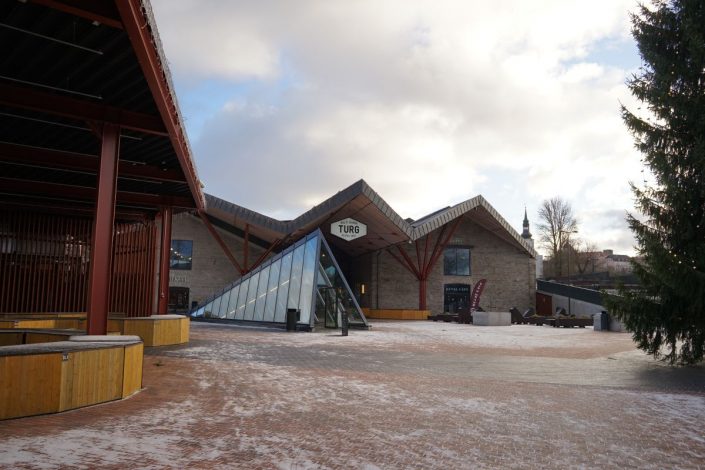 Hier ist richtig viel los, einkaufszentrum gepaart mit Fressmeile